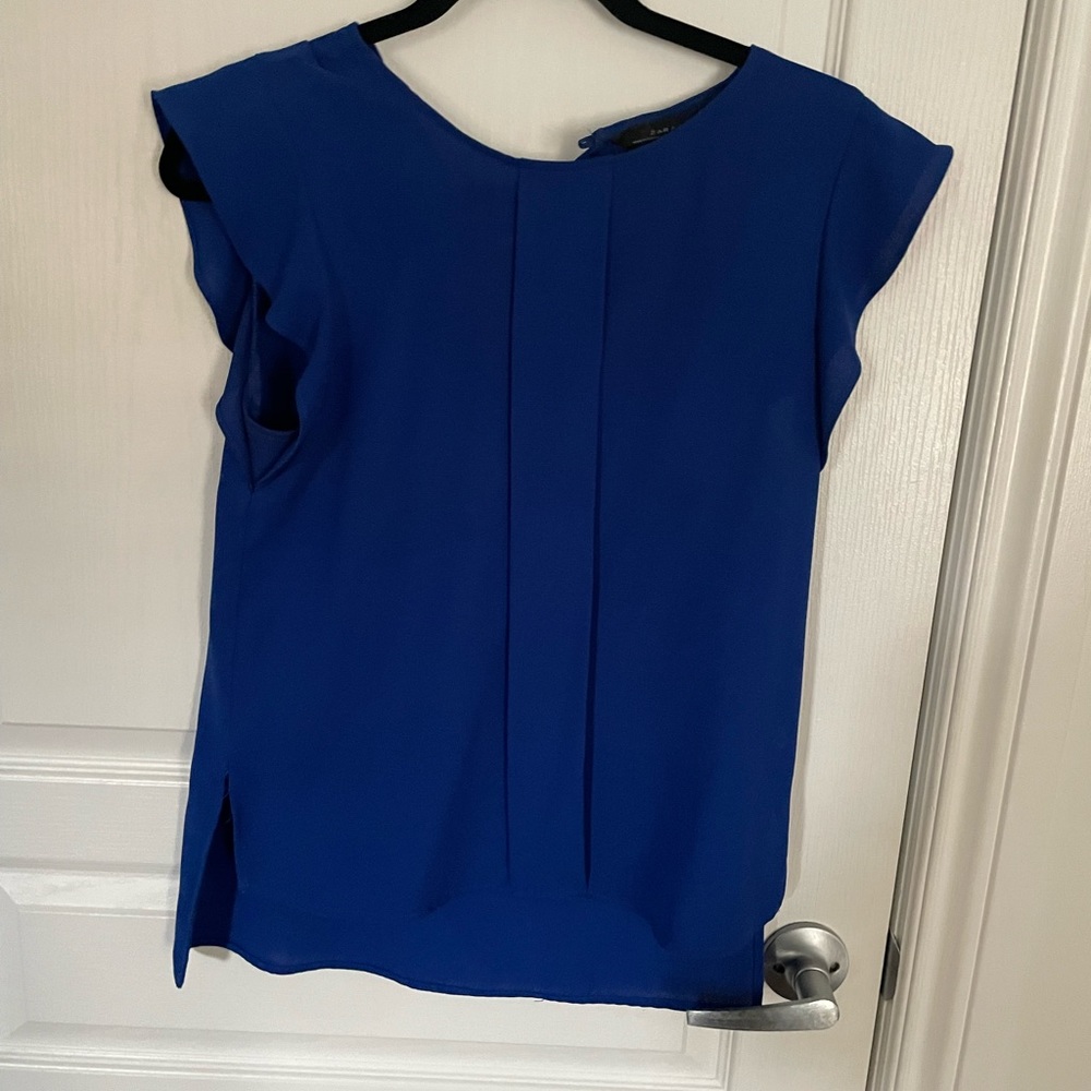 Sleeveless blouse